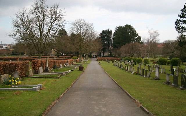 Alan Walker / Woodlands Cemetery / CC BY-SA 2.0