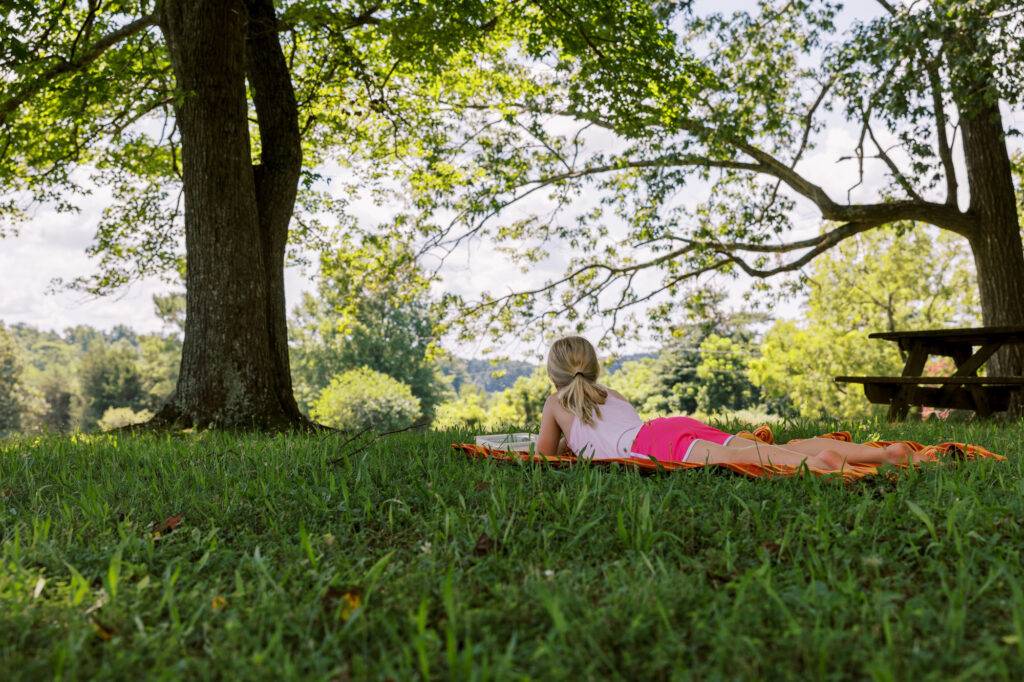 Family enjoying picnic at the Cane Creek Reservoir