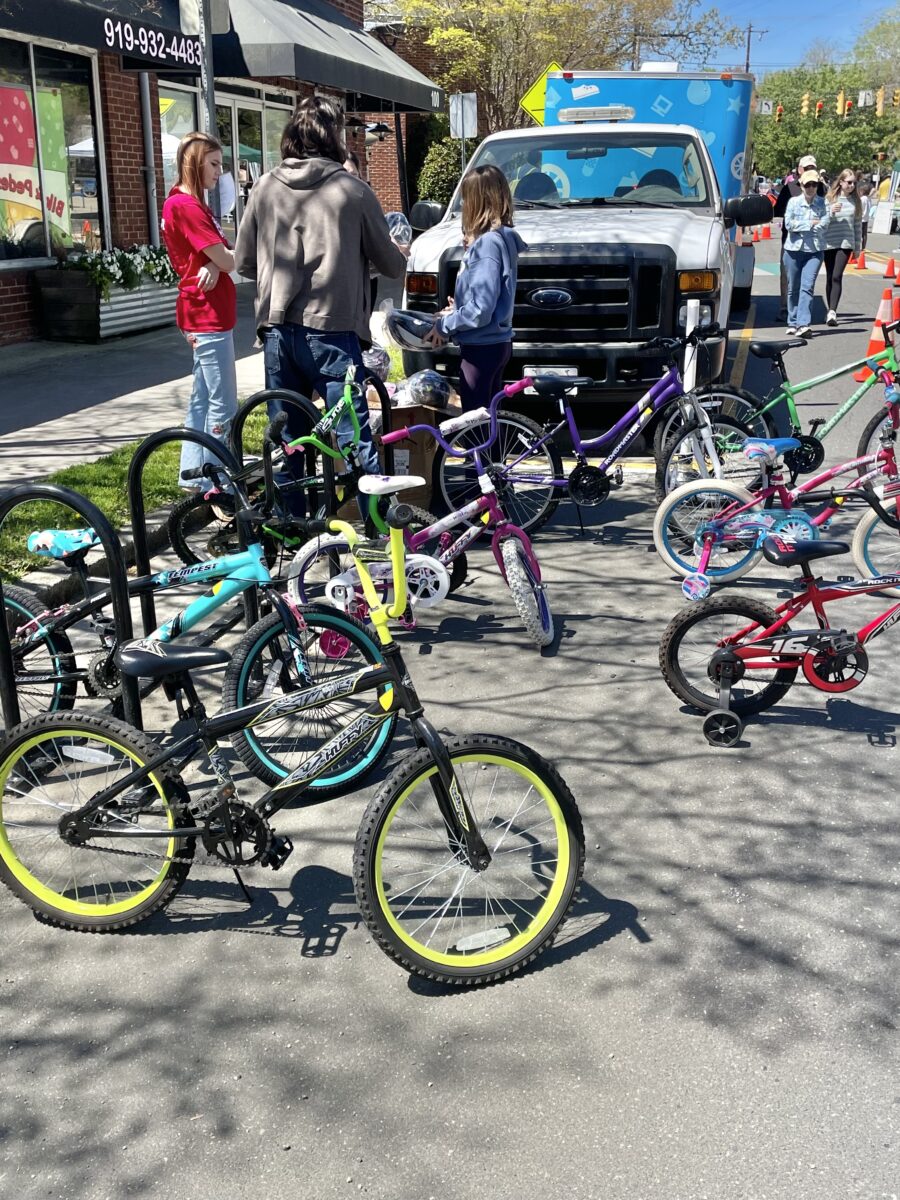 Carrboro deserves a plaza on Weaver Street. Let’s make it happen!