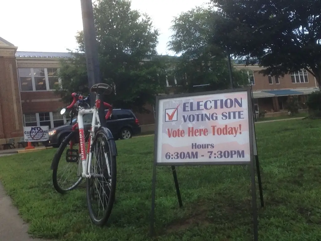 A sign outside a voting location